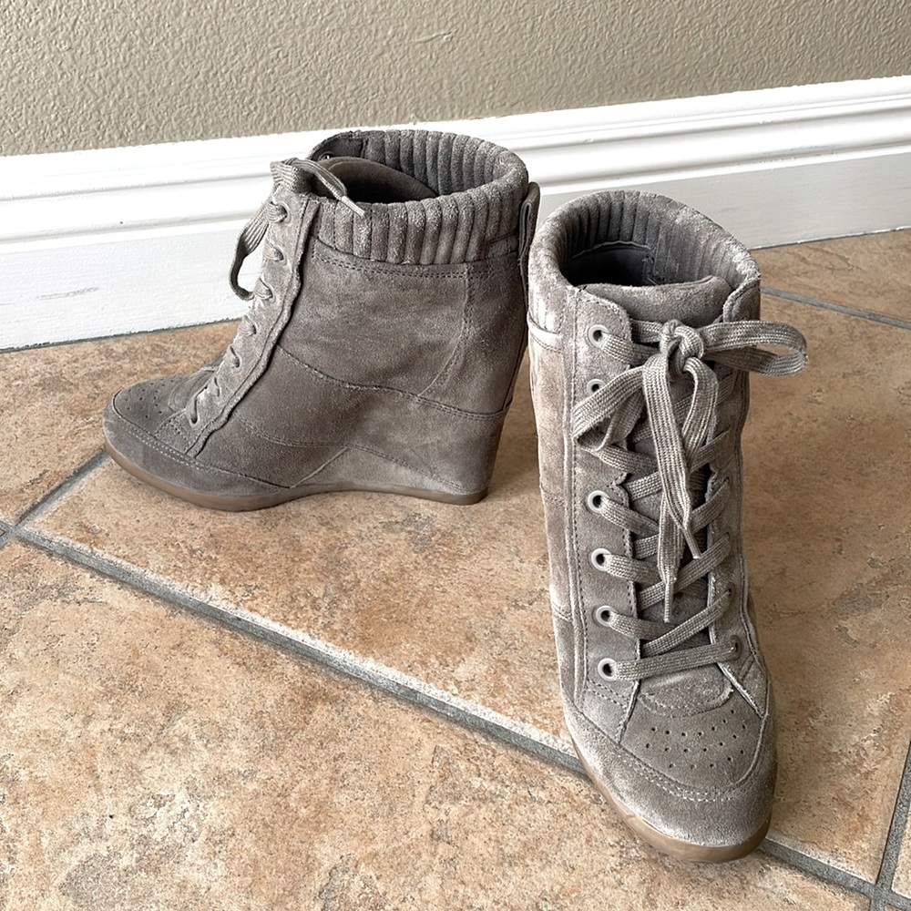 Veronica Beard sneaker wedges, suede, excellent condition